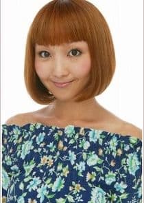 Aktor głosowy: Yuka Komatsu; brak grafiki postaci Saeko Tanaka